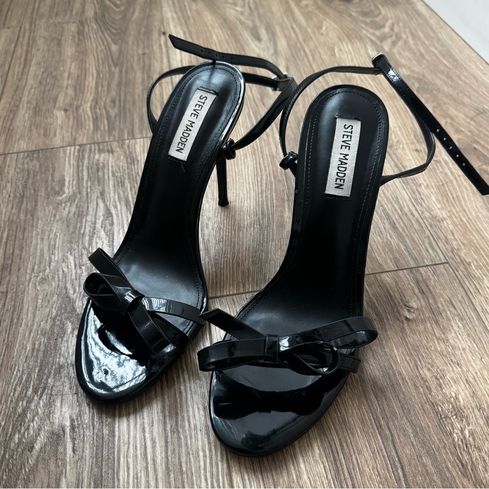 Steve Madden Black Bow Strappy Heel